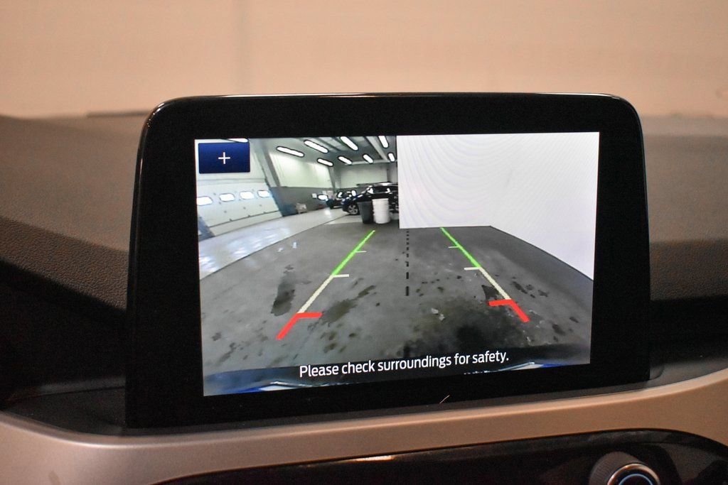 Used 2022 Ford Escape SE w/ SE Sport Appearance Package image 16