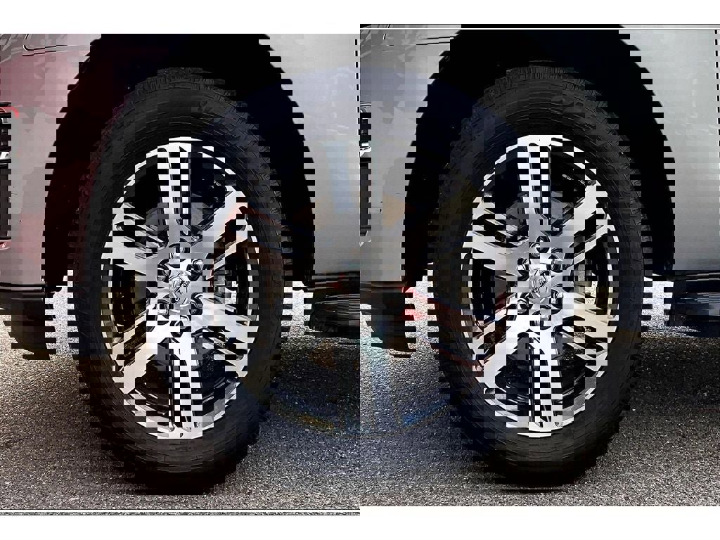 Used 2024 Ford Expedition Limited image 9