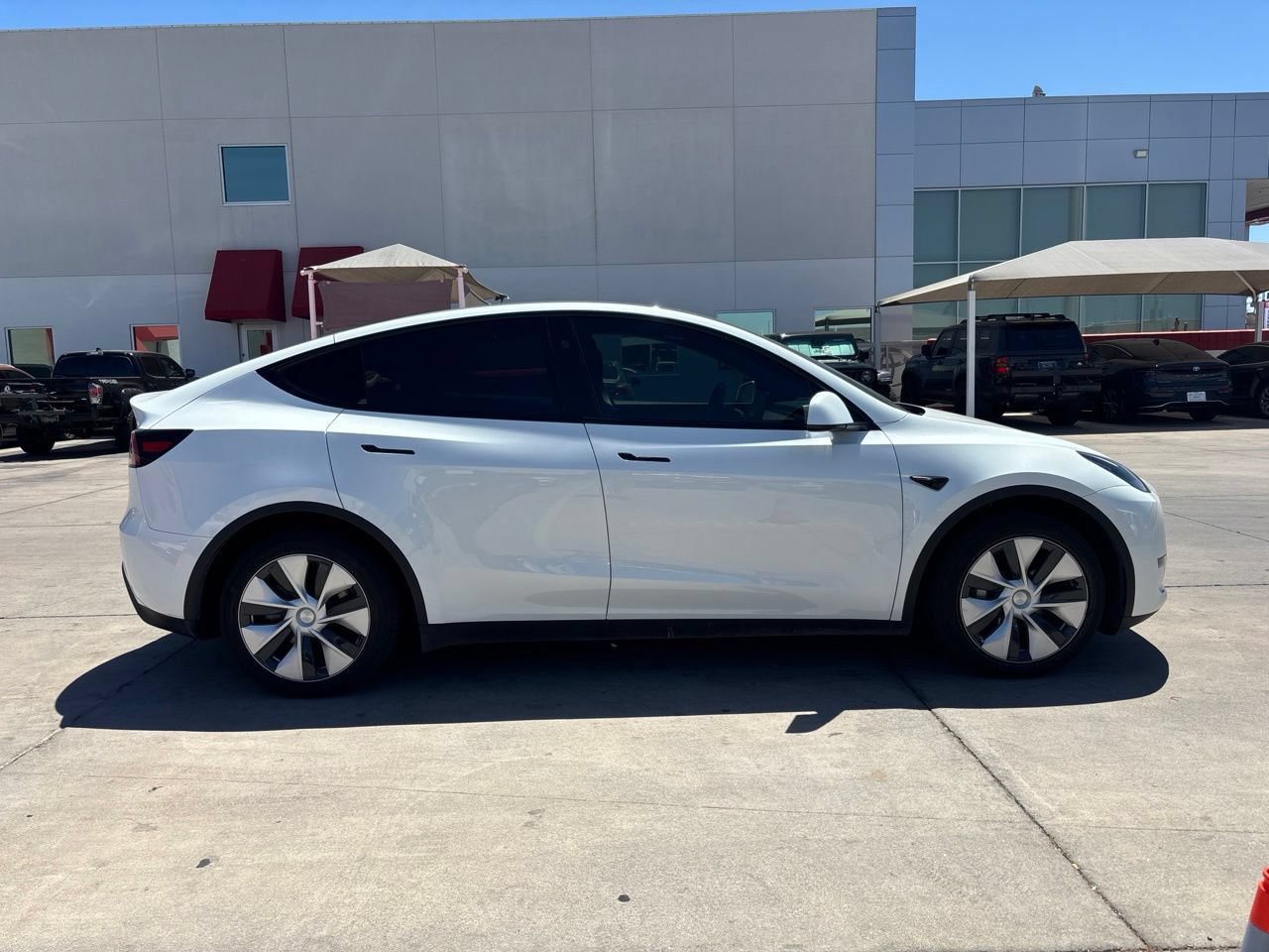 Used 2023 Tesla Model Y Long Range AWD/4WD image 3