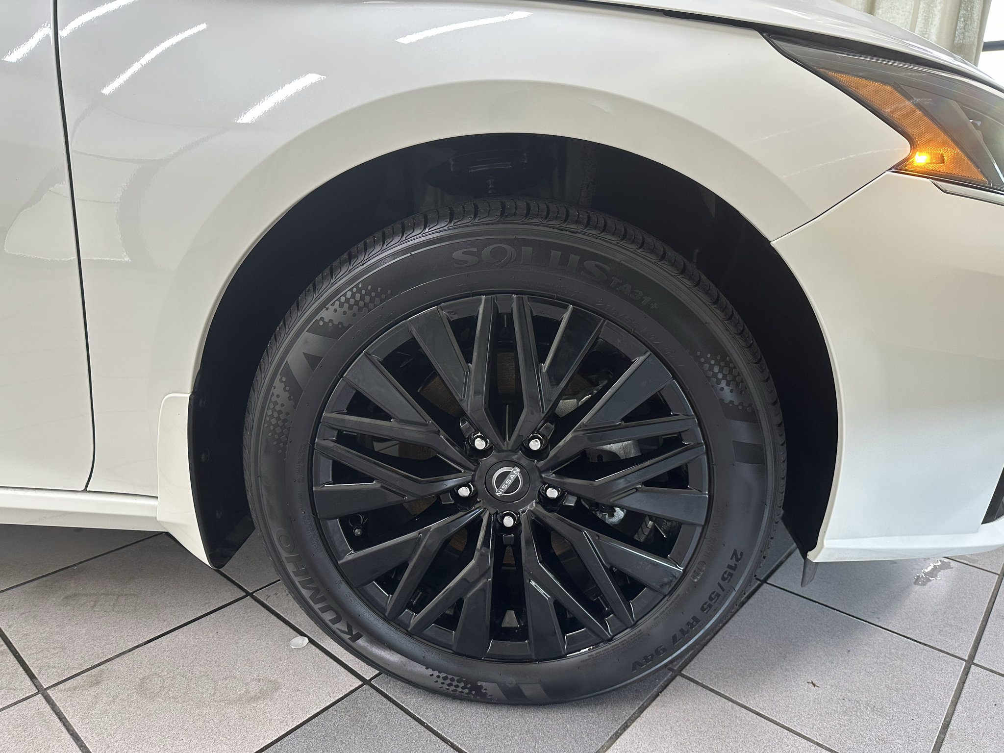 Used 2025 Nissan Altima 2.5 SV w/ SV Special Edition Package AWD/4WD image 13