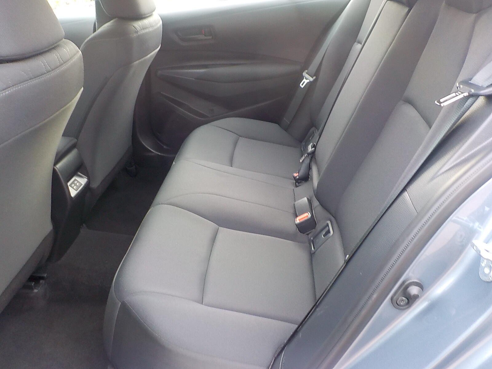 Used 2025 Toyota Corolla LE FWD image 10