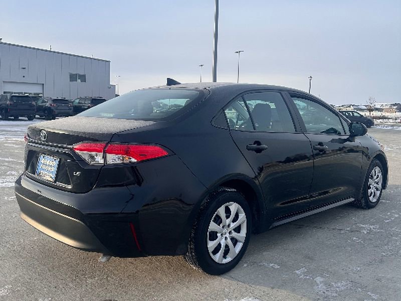 Used 2024 Toyota Corolla LE image 5