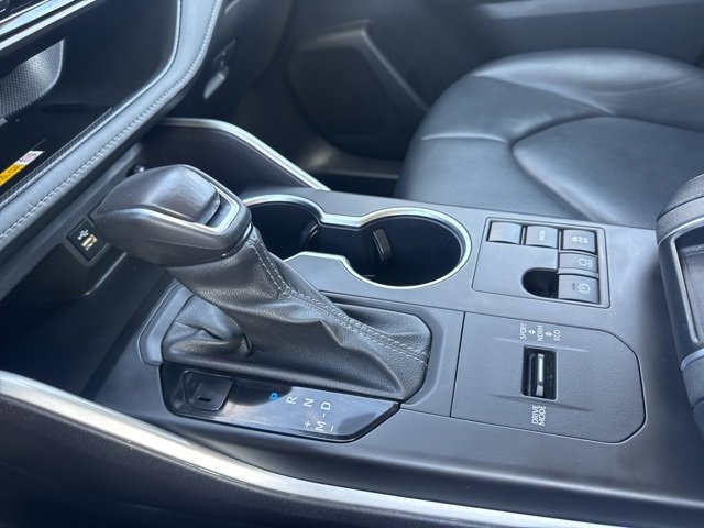 Used 2024 Toyota Highlander XLE image 16