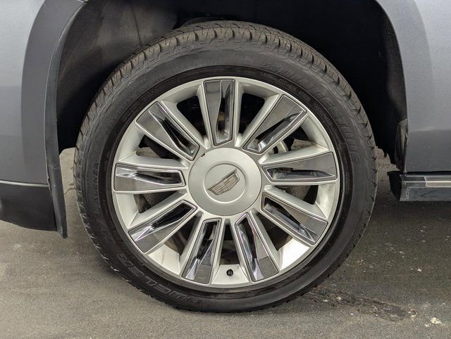 Used 2018 Cadillac Escalade Platinum image 10