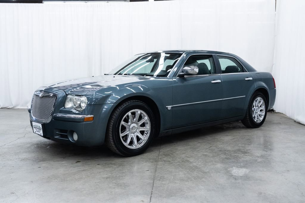 Used 2006 Chrysler 300 C w/ Protection Group II image 3