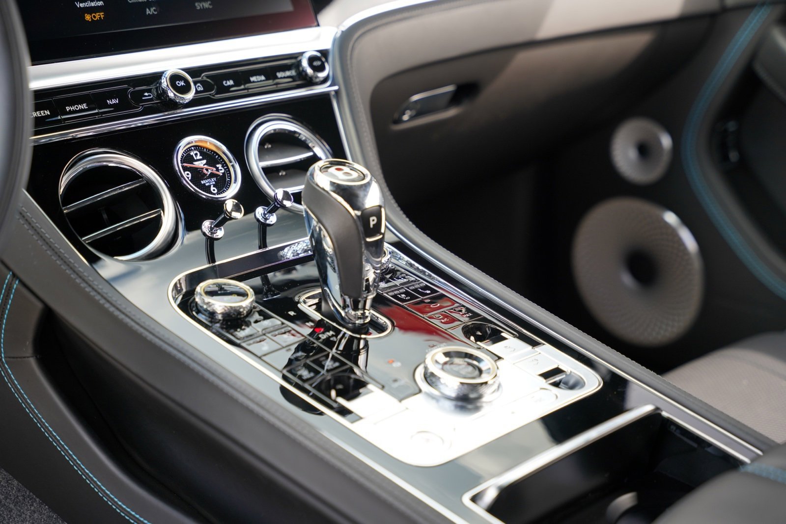 Used 2021 Bentley Continental GT image 32