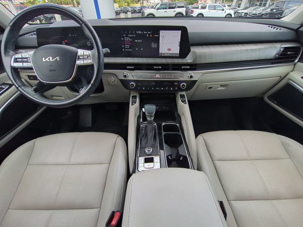Used 2023 Kia Telluride EX w/ EX Captain's Chair Package FWD image 17