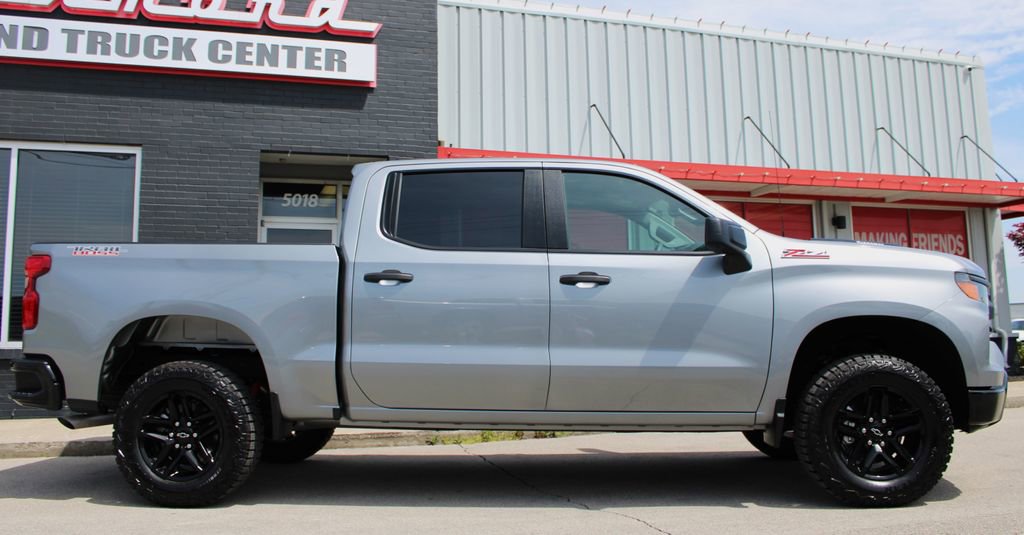 Used 2025 Chevrolet Silverado 1500 Custom Trail Boss AWD/4WD image 10