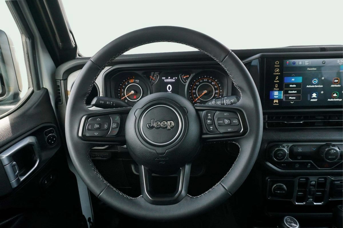 Used 2025 Jeep Wrangler Unlimited Sport AWD/4WD image 18