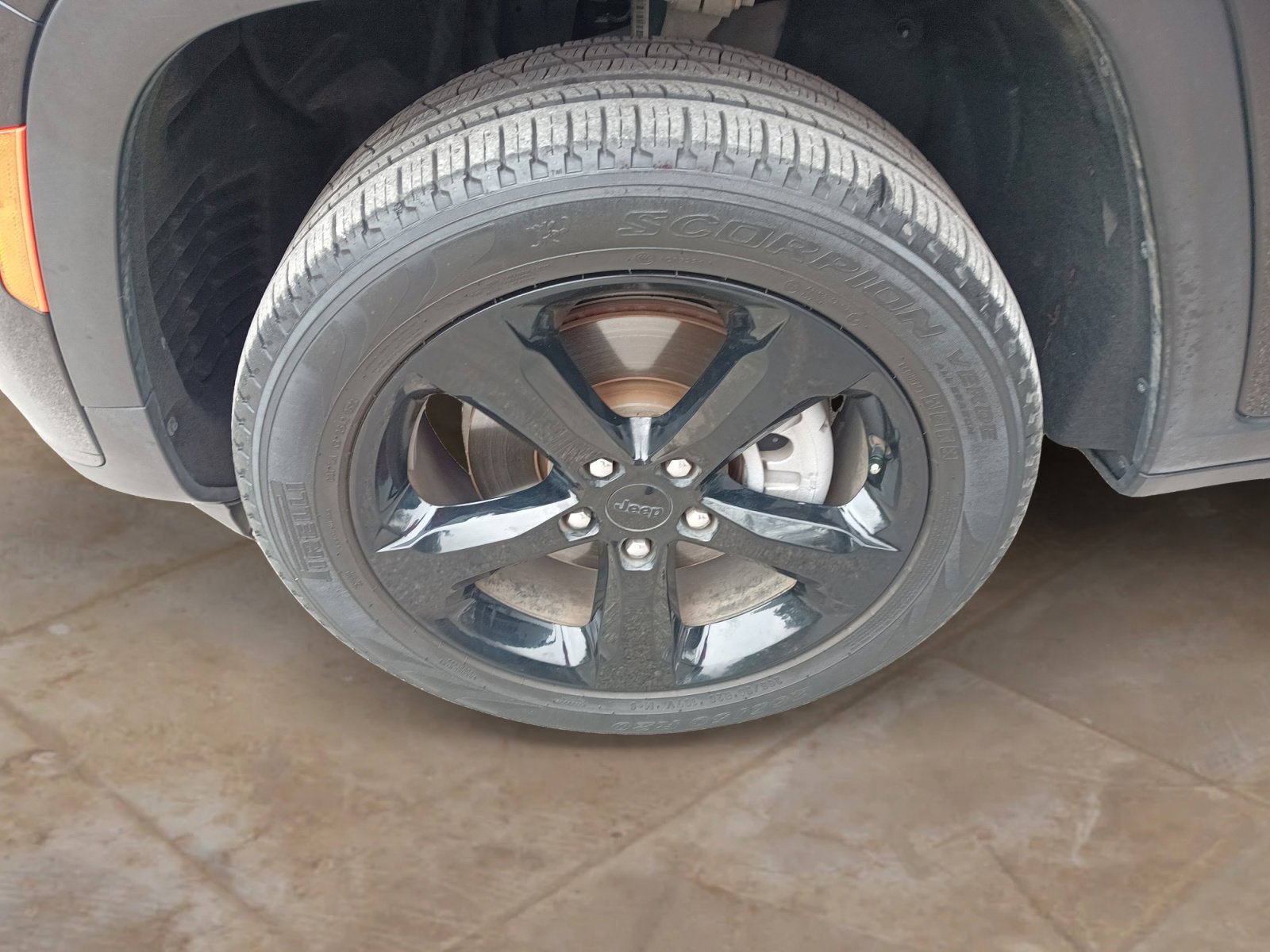 Certified 2022 Jeep Grand Cherokee L Limited w/ Black Appearance Package image 24