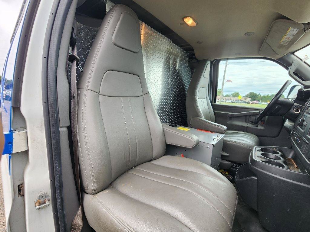 Used 2019 Chevrolet Express 2500 w/ Driver Convenience Package RWD image 17