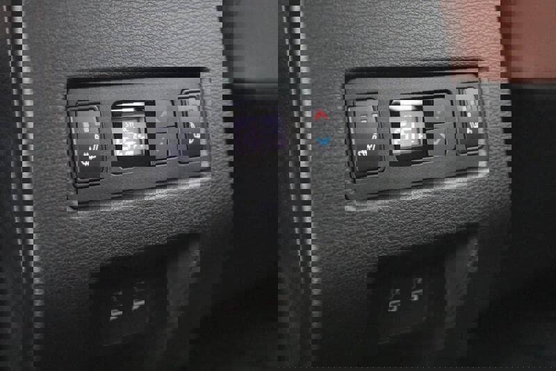 New 2025 Mitsubishi Outlander SEL image 26