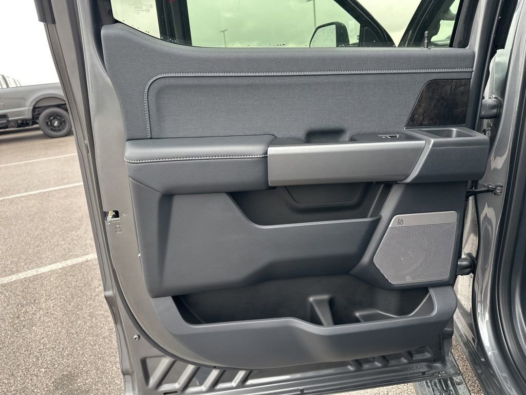 New 2026 Ford F250 Lariat w/ Black Appearance Package image 35