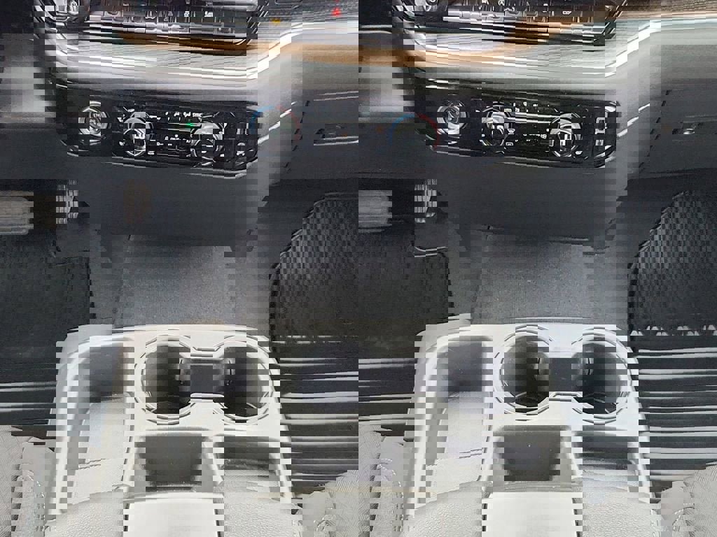 Used 2023 Chevrolet Silverado 1500 LT AWD/4WD image 11