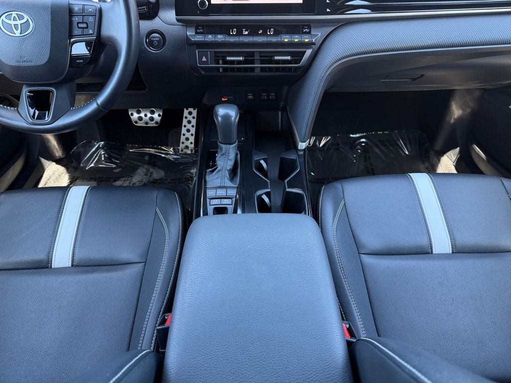 Used 2025 Toyota Camry SE FWD image 12