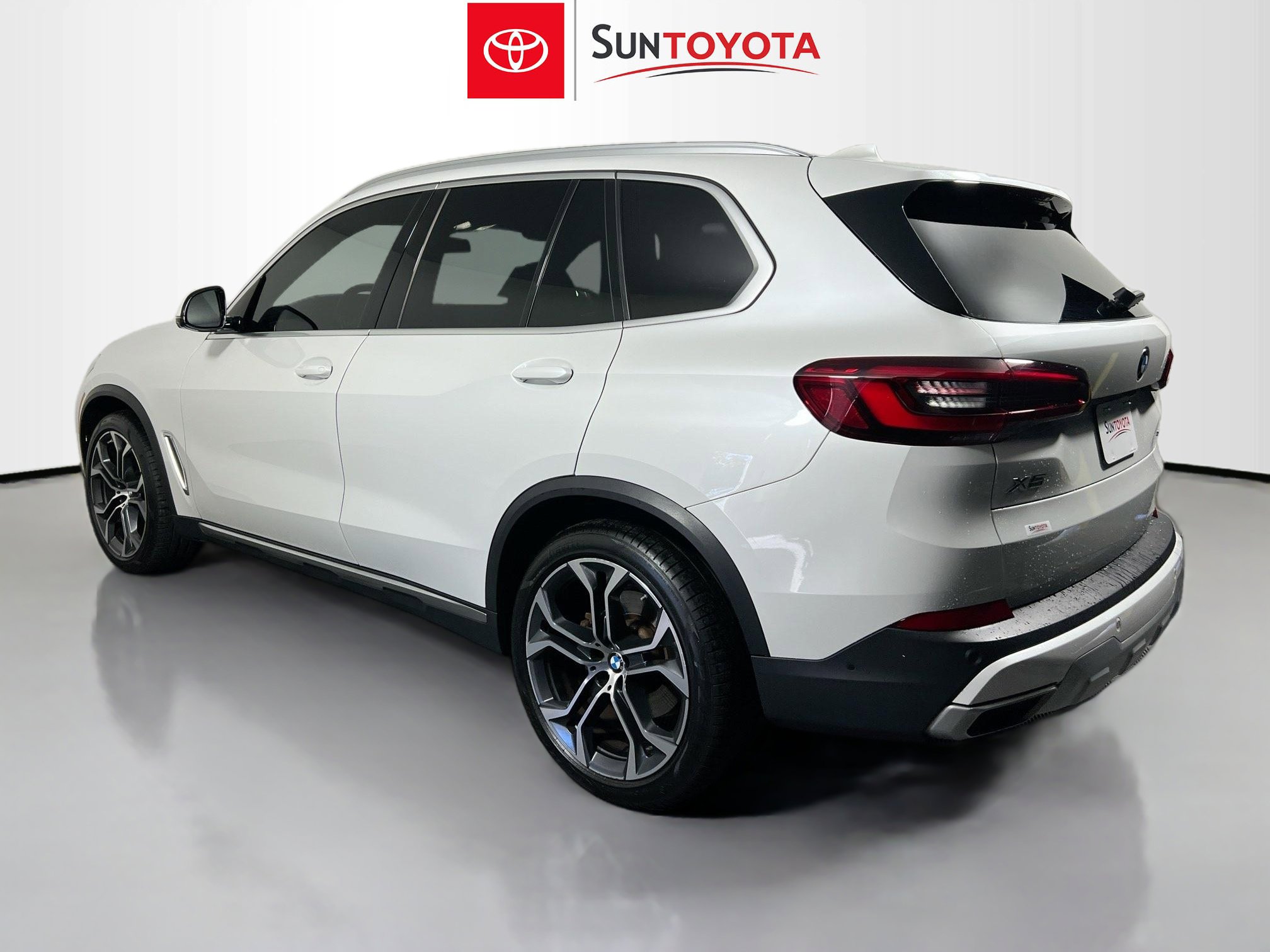 Used 2022 BMW X5 sDrive40i w/ Premium Package image 6