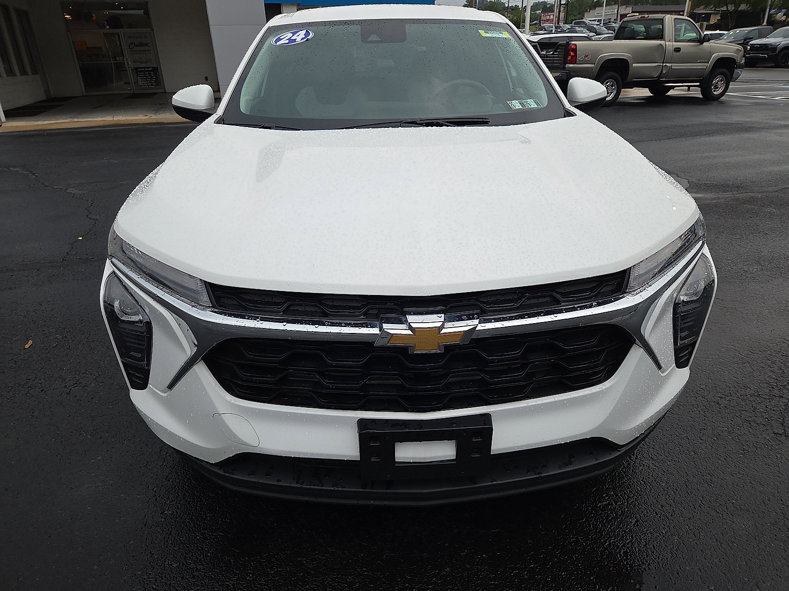 Used 2024 Chevrolet Trax LS w/ LS Convenience Package FWD image 8