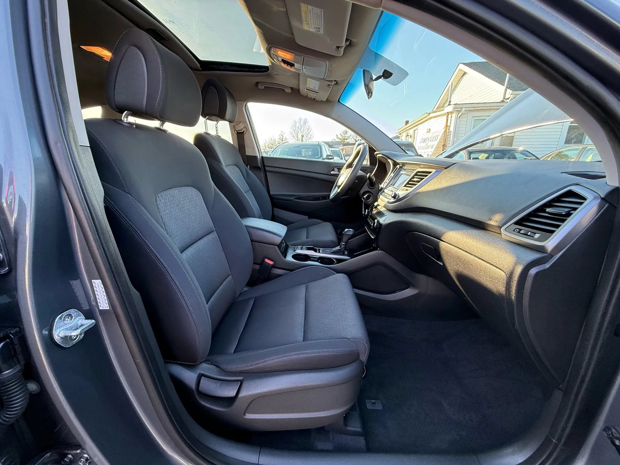 Used 2017 Hyundai Tucson SE w/ SE Popular Package 02 FWD image 38