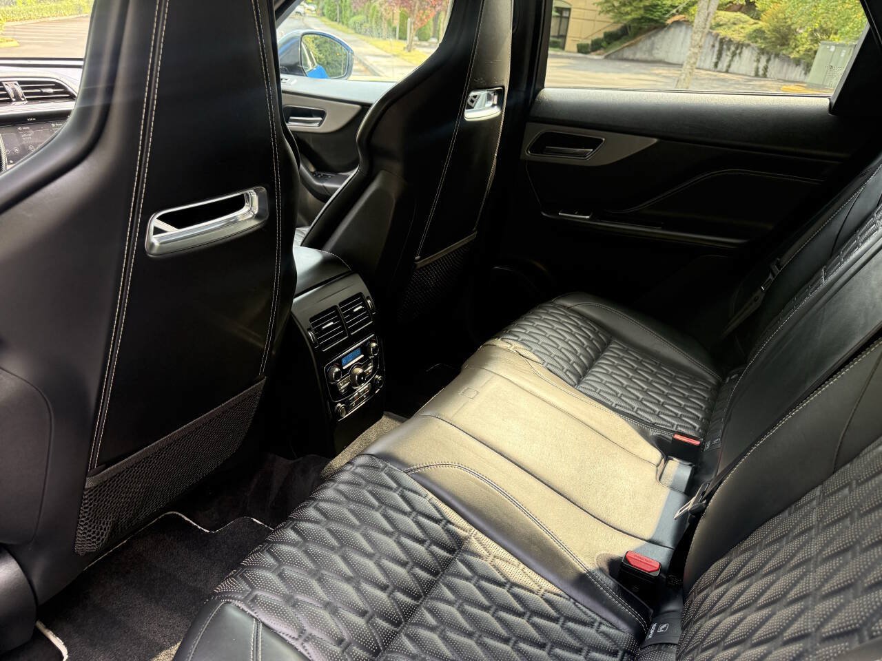 Used 2019 Jaguar F-PACE SVR AWD/4WD image 17