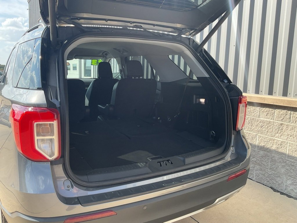 Used 2023 Ford Explorer XLT w/ Equipment Group 202A image 25