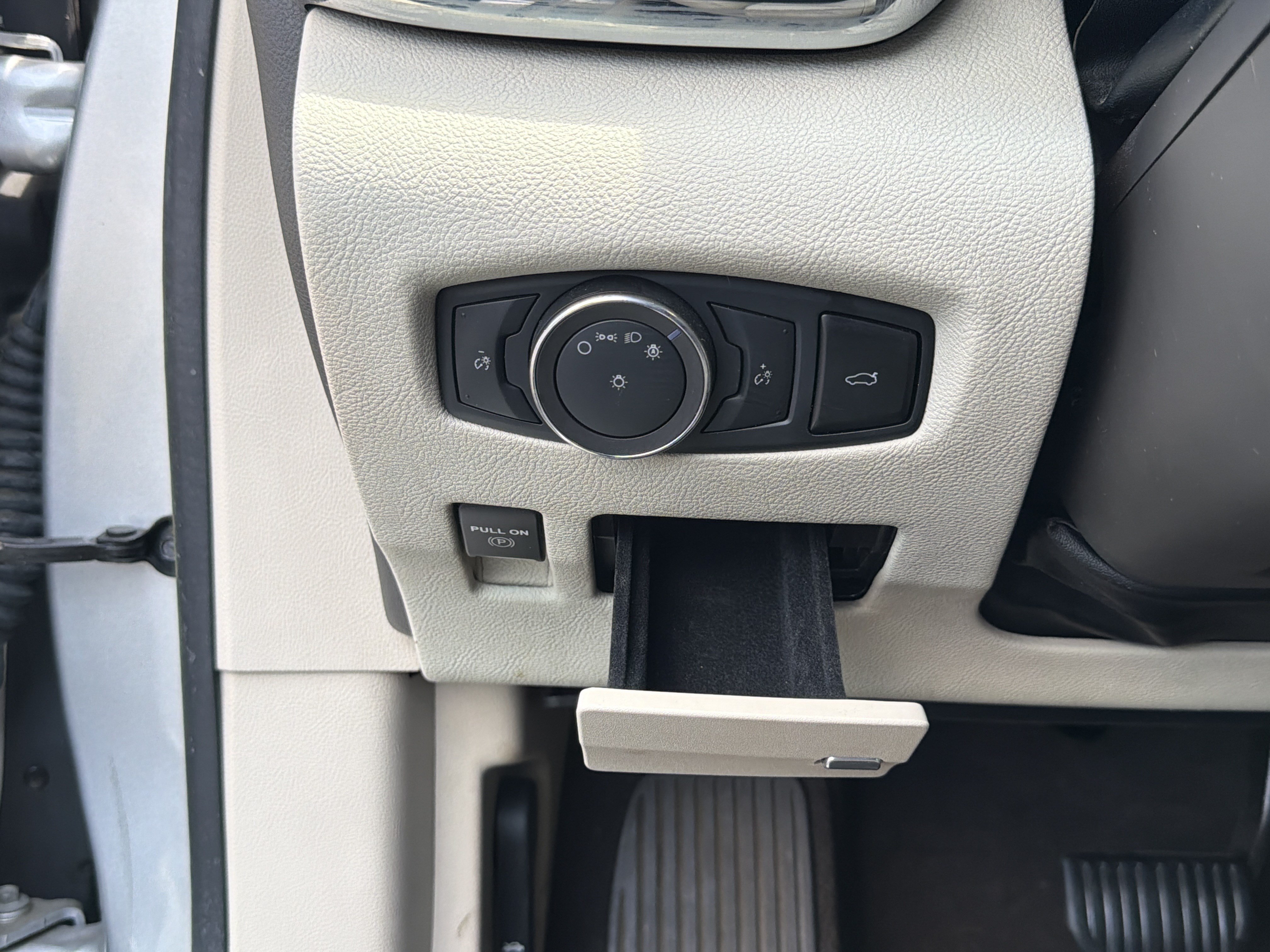 Used 2019 Lincoln Continental Select FWD image 31