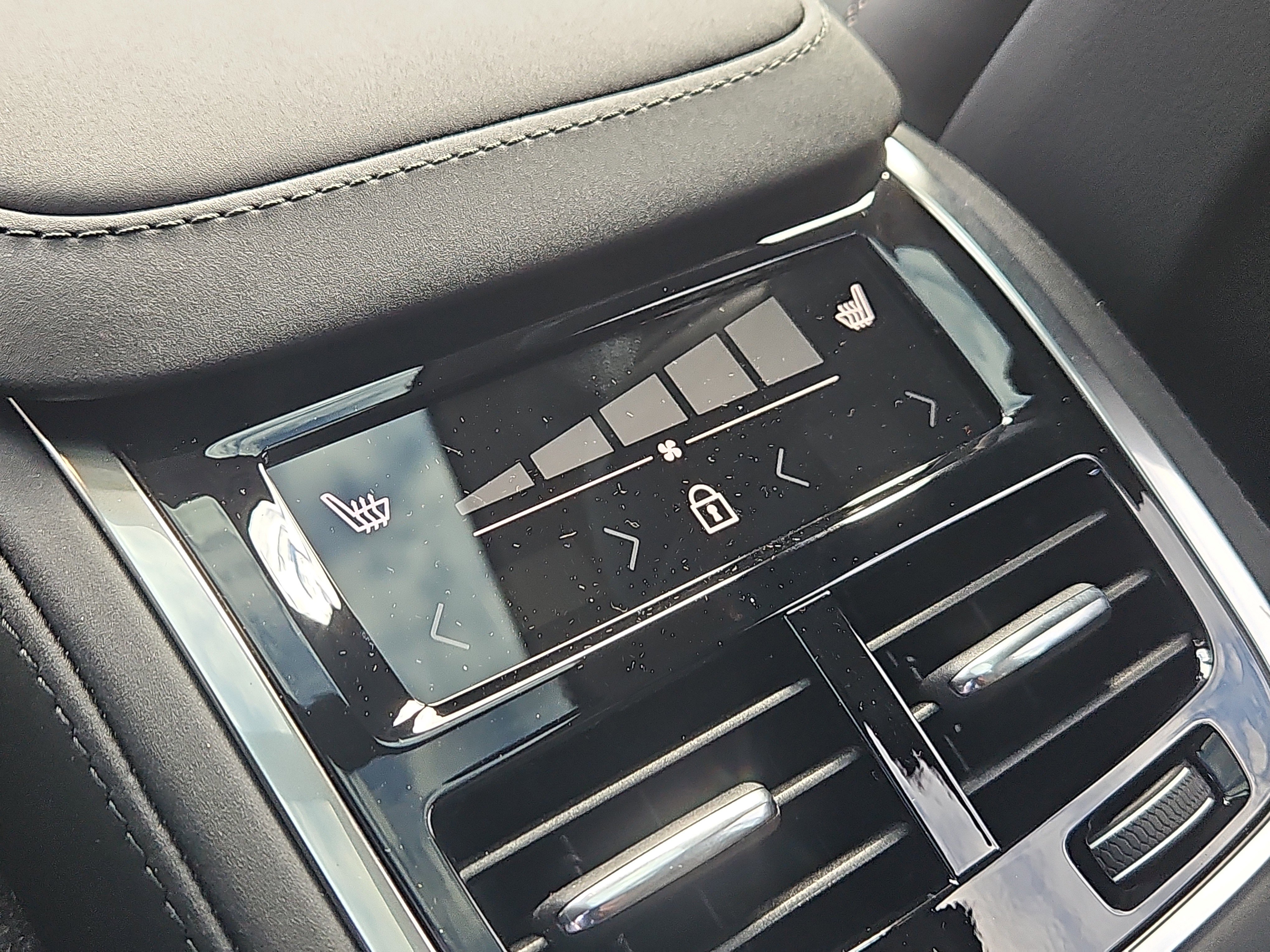 New 2026 Volvo XC90 B6 Ultra w/ Protection Package Premier image 12