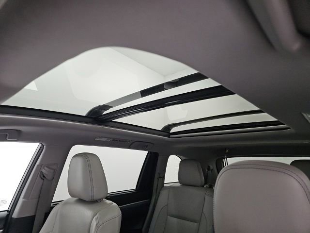 Used 2017 Toyota Highlander Limited Platinum image 29