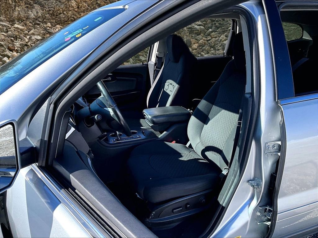 Used 2012 Chevrolet Traverse LT image 22