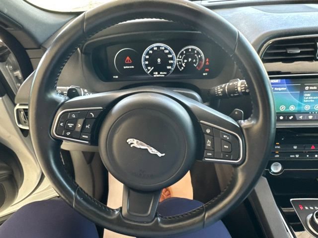 Used 2017 Jaguar F-PACE Prestige AWD/4WD image 16