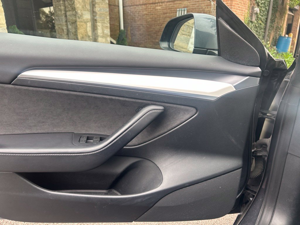 Used 2023 Tesla Model 3 Standard Range RWD image 9