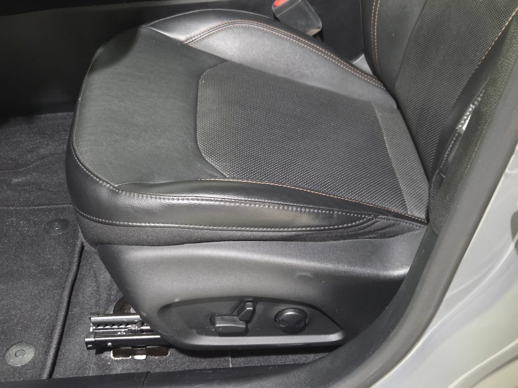 Certified 2023 Jeep Compass Limited AWD/4WD image 15