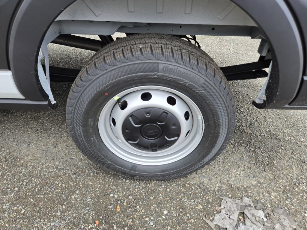 New 2026 Ford Transit 250 148 Medium Roof RWD image 9