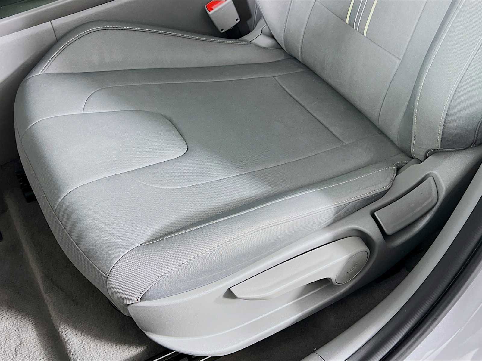 Certified 2025 Hyundai Elantra Sport image 19