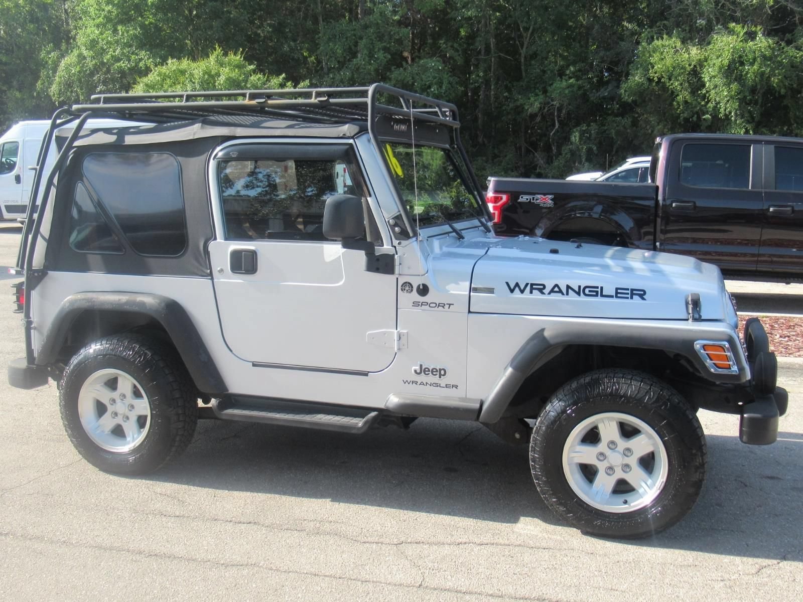 Used 2006 Jeep Wrangler Sport w/ 30" Tire & Wheel Group AWD/4WD image 2