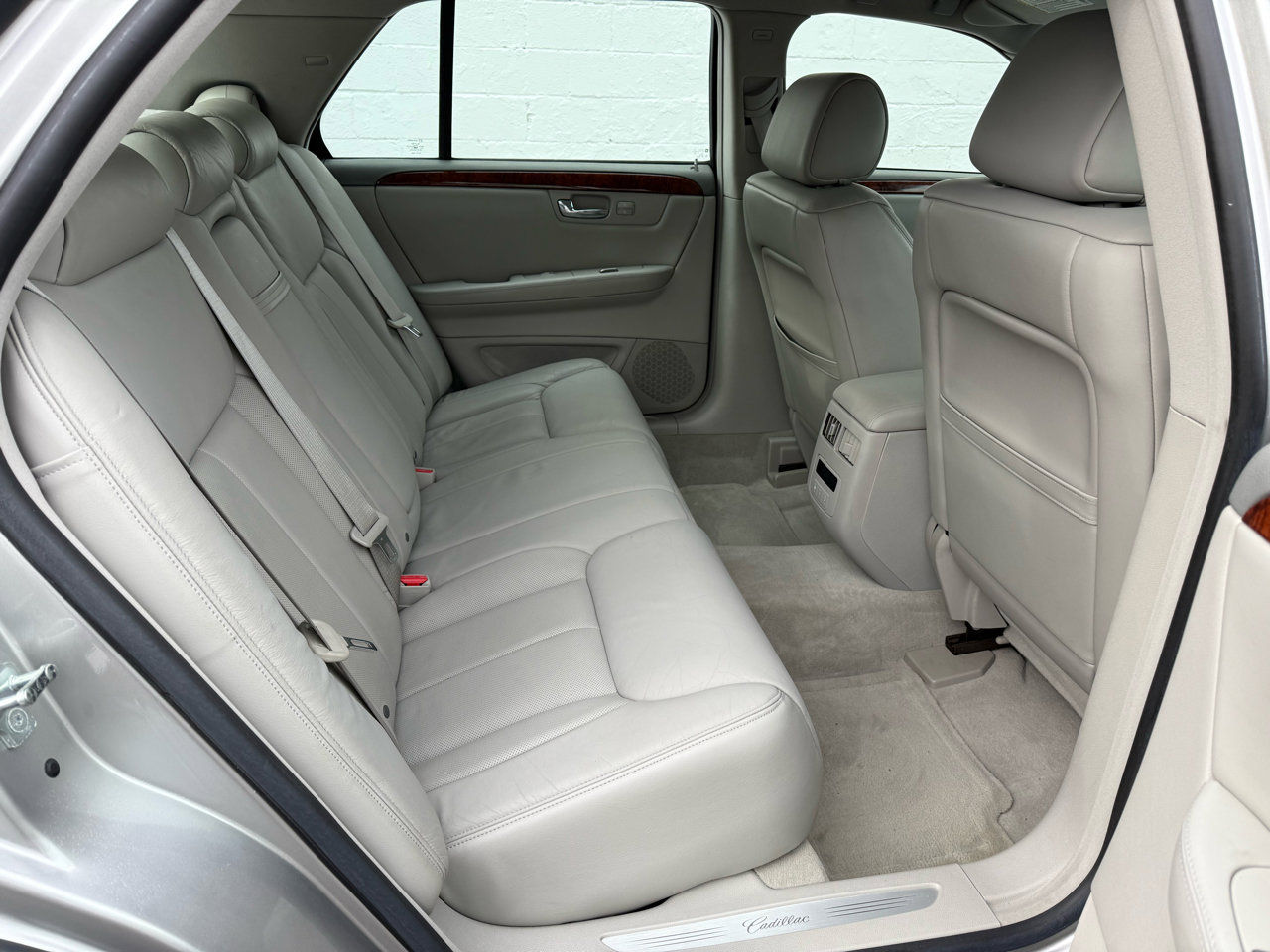 Used 2006 Cadillac DTS image 36