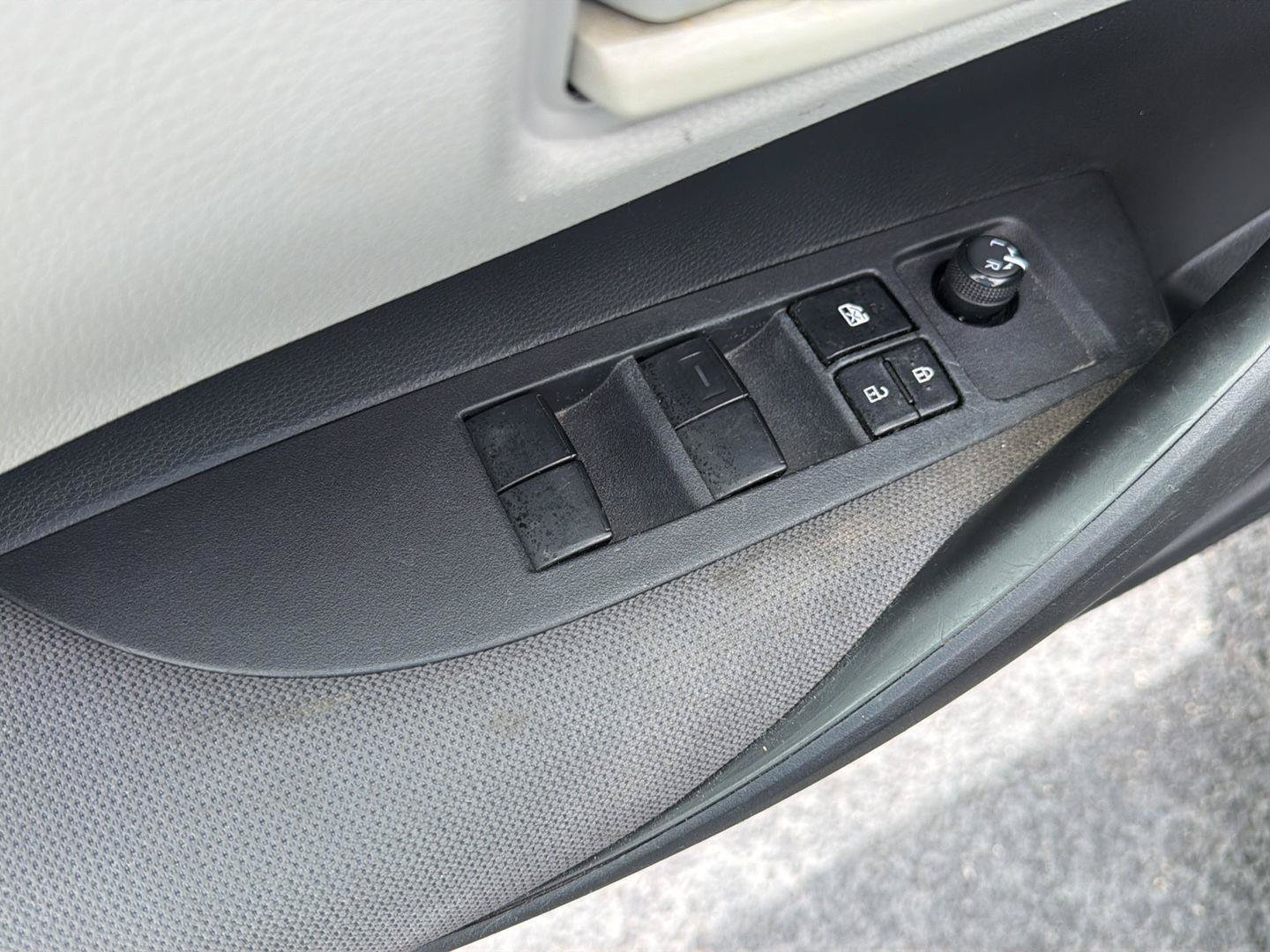 Used 2024 Toyota Corolla LE FWD image 30
