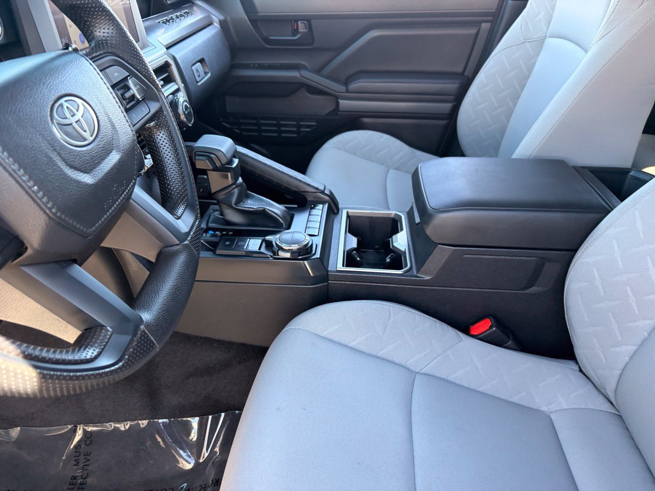 Used 2024 Toyota Tacoma SR5 AWD/4WD image 17