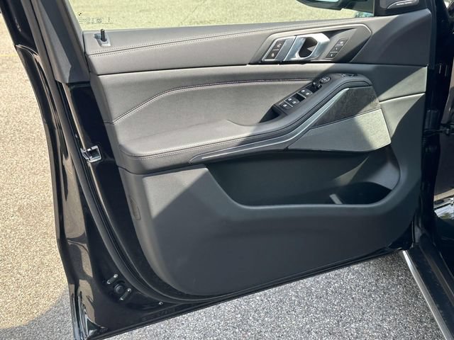 New 2026 BMW X5 xDrive40i w/ Premium Package AWD/4WD image 13