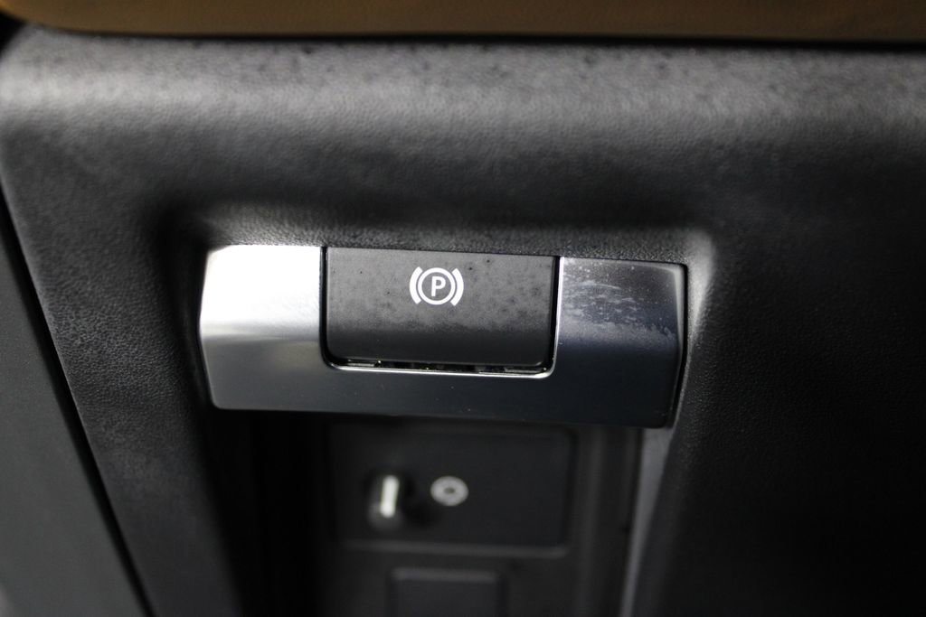 Used 2023 Land Rover Defender 110 X-Dynamic SE AWD/4WD image 23