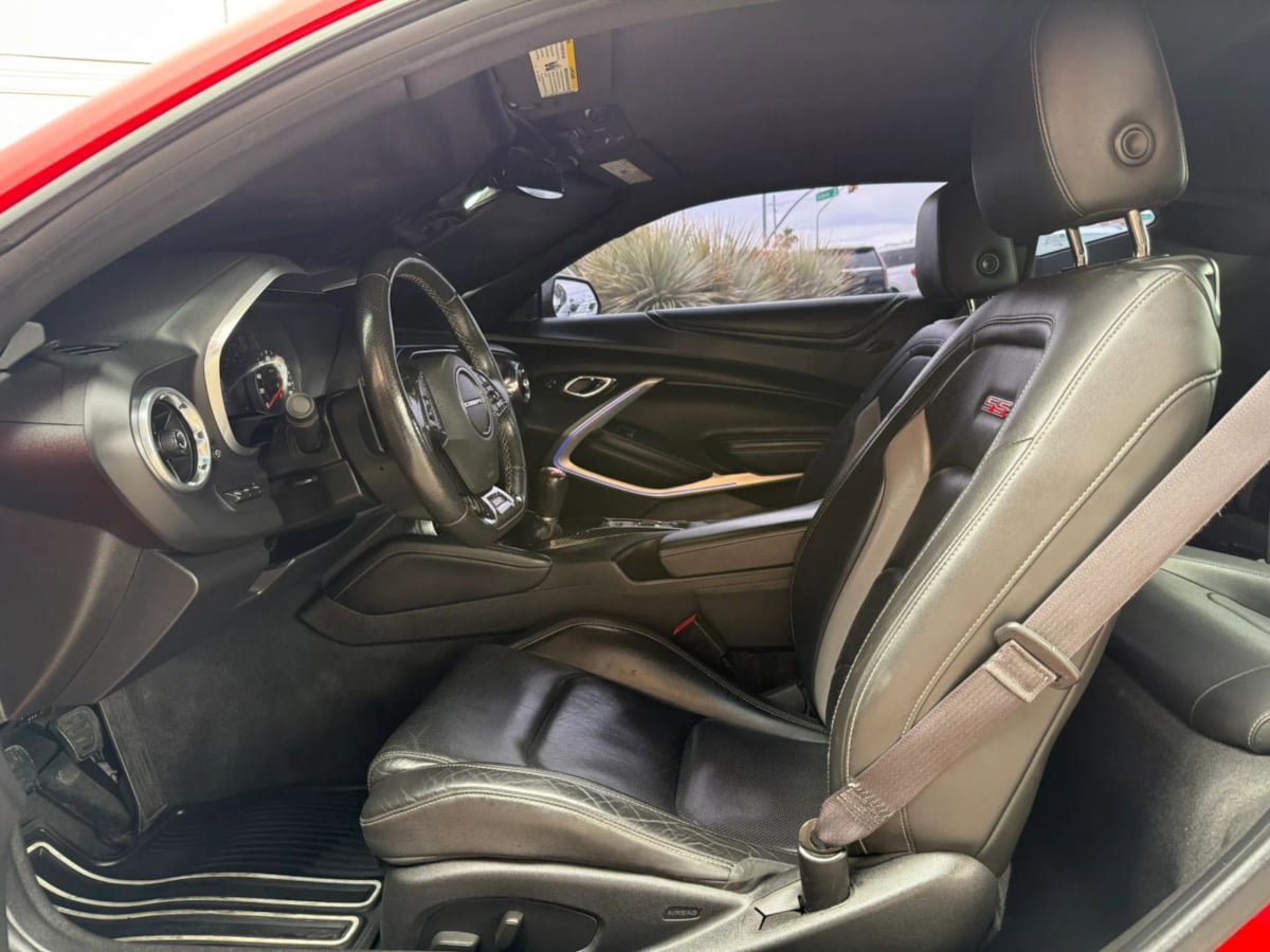 Used 2016 Chevrolet Camaro SS RWD image 40
