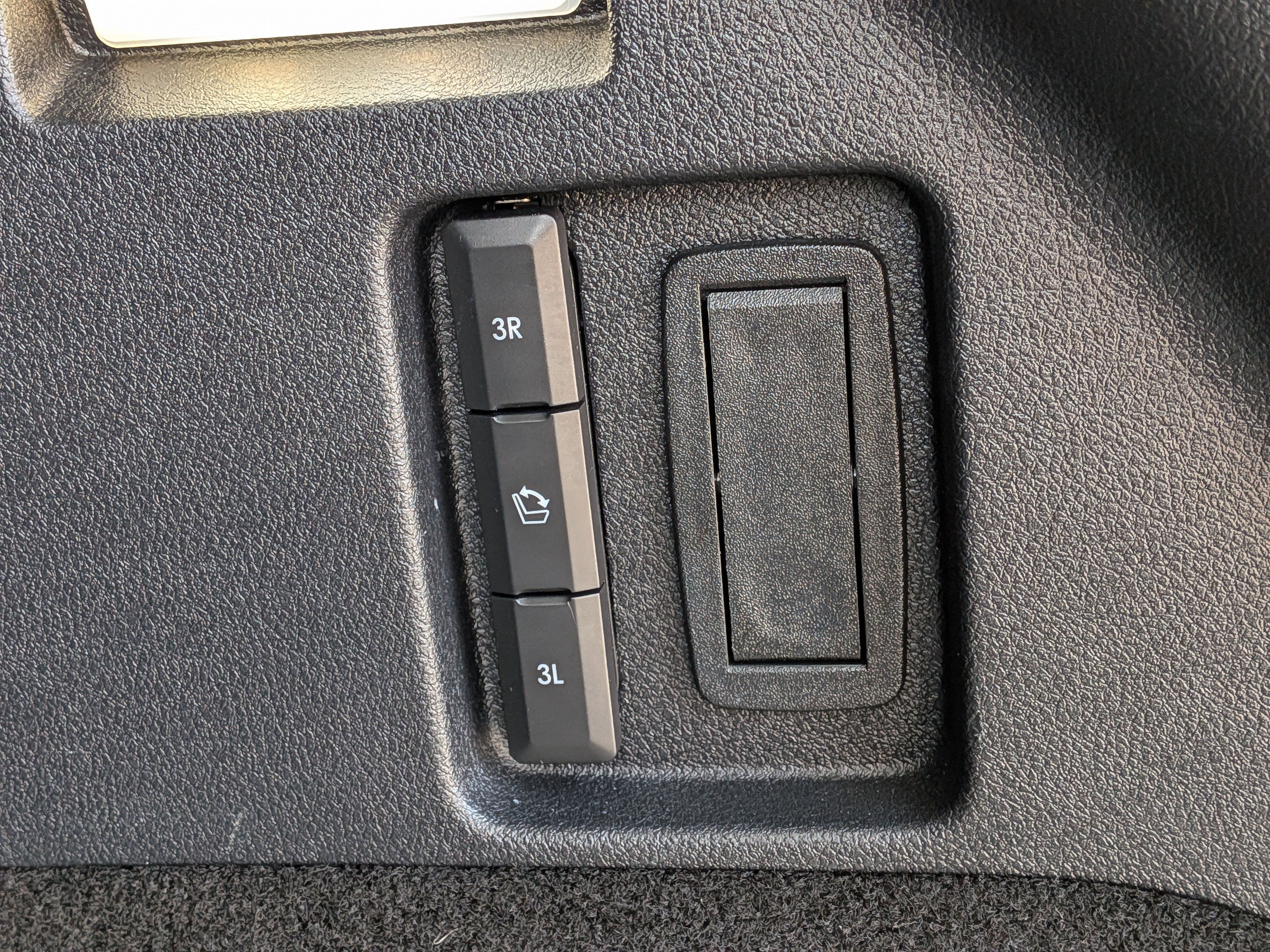 Used 2023 Lincoln Aviator Reserve image 16