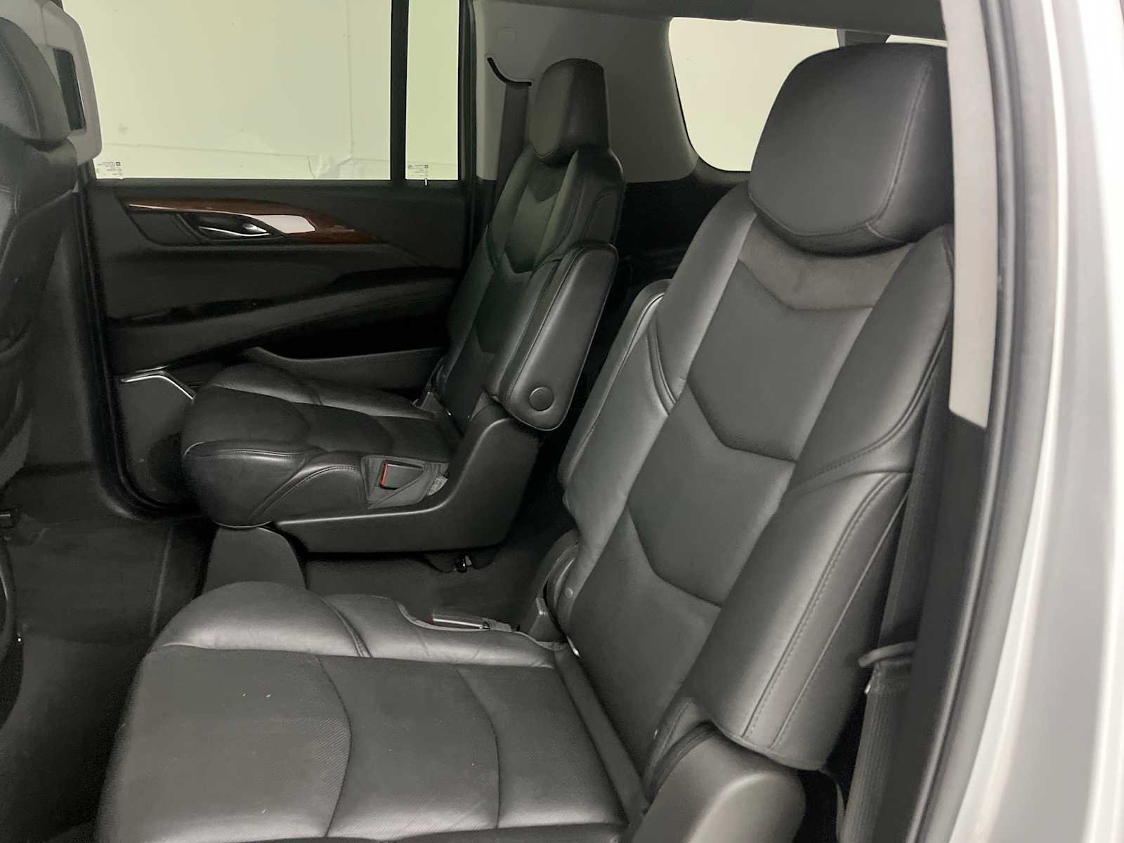 Used 2019 Cadillac Escalade ESV Premium Luxury AWD/4WD image 31