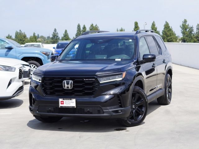 Used 2025 Honda Pilot Black Edition image 4