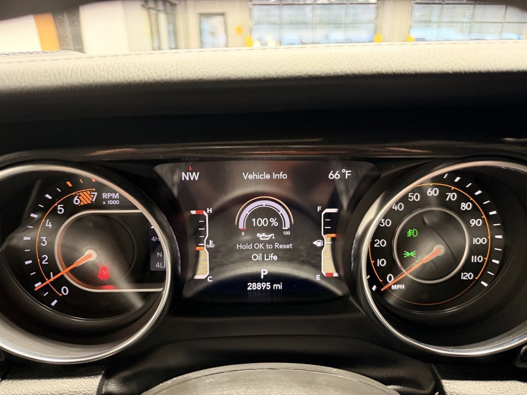 Used 2023 Jeep Wrangler Unlimited Sahara image 31