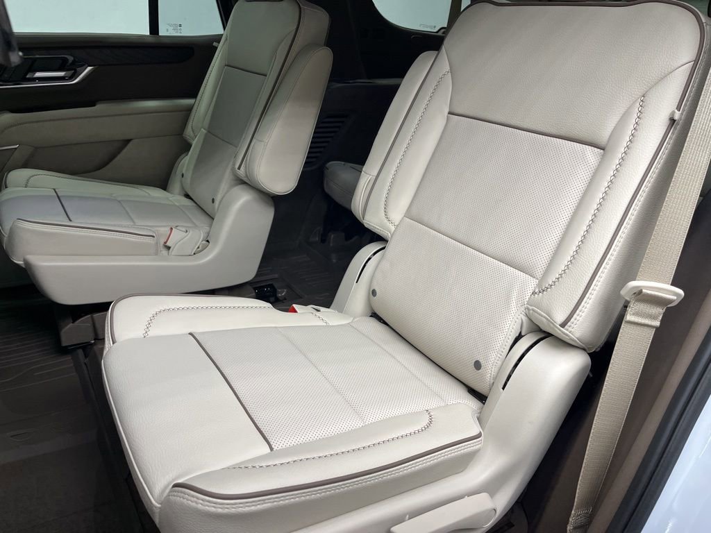 New 2026 GMC Yukon Denali w/ Denali Reserve Package AWD/4WD image 6