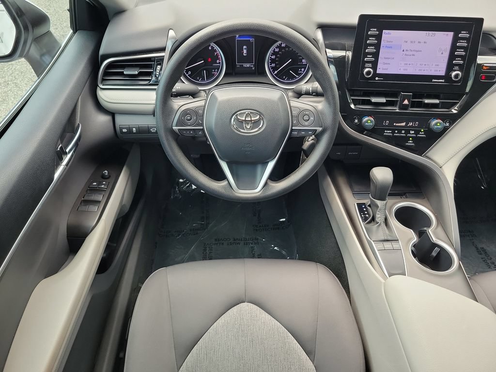 Used 2022 Toyota Camry LE FWD image 8