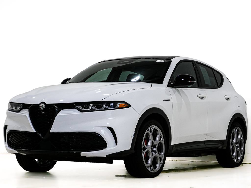 Used 2024 Alfa Romeo Tonale Veloce AWD/4WD image 3