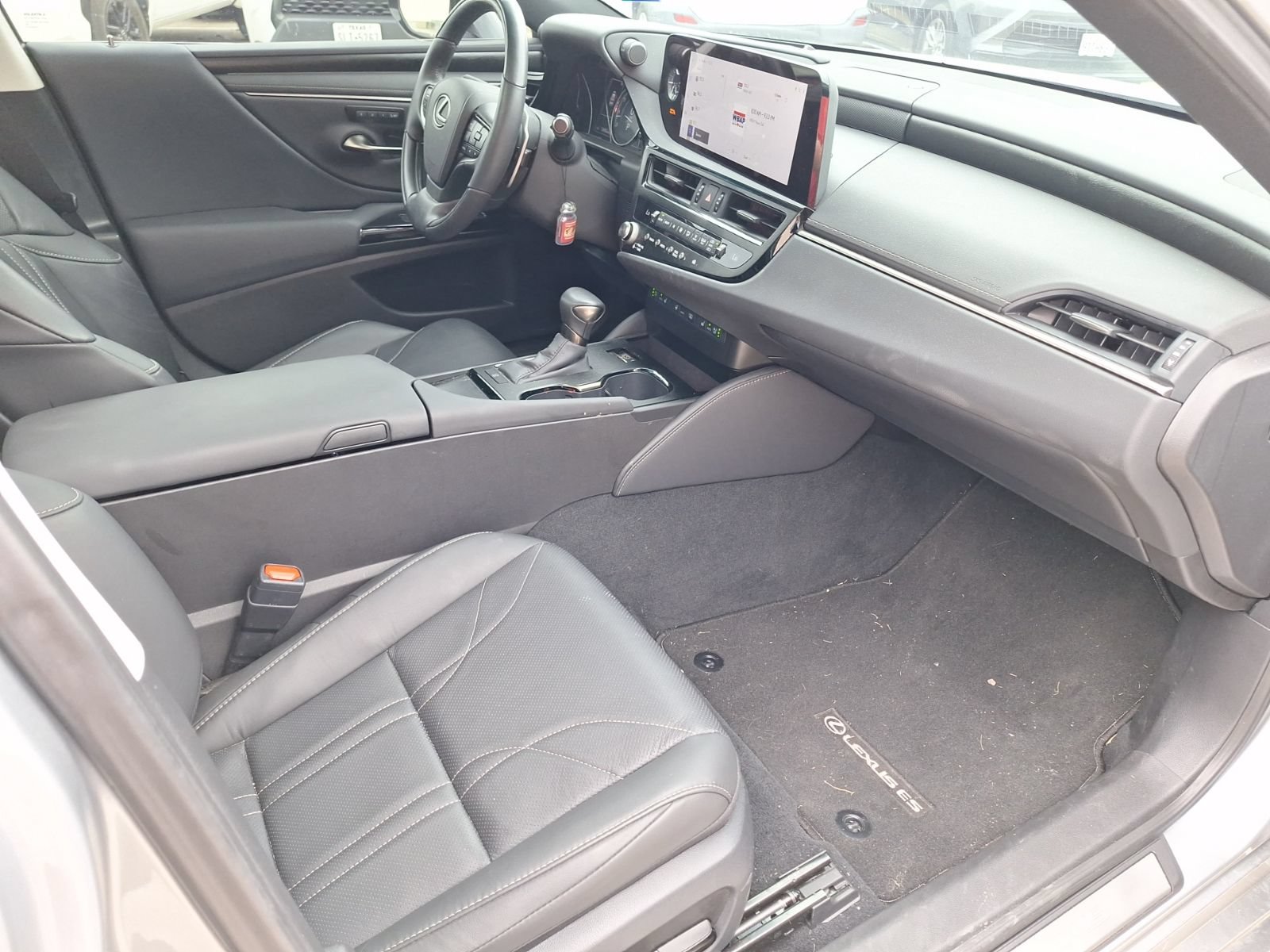 Used 2025 Lexus ES 350 Ultra Luxury FWD image 32