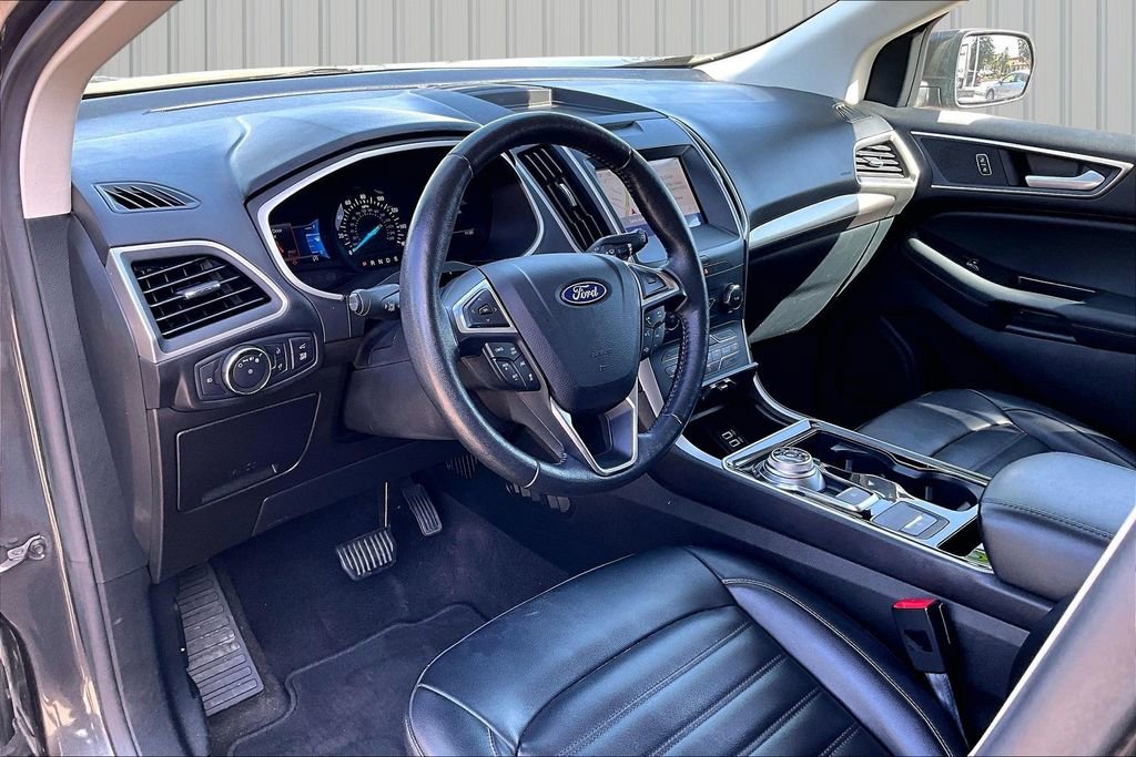 Used 2020 Ford Edge SEL w/ Convenience Package image 4