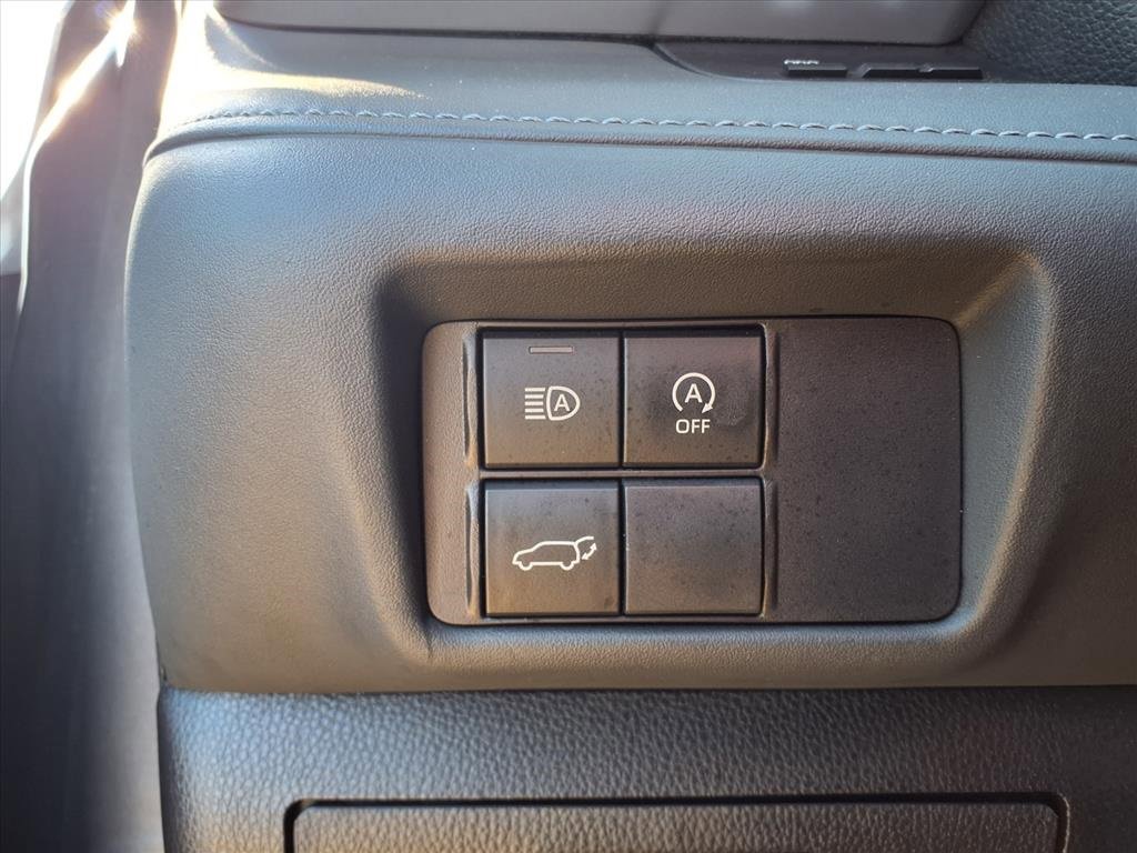 Used 2023 Toyota Highlander LE image 19